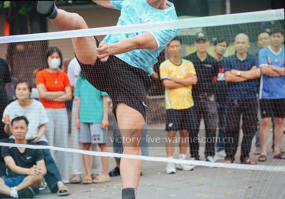 战术板线条与控球率、阵容变动数据颗粒组合成的球队资料维护示意图